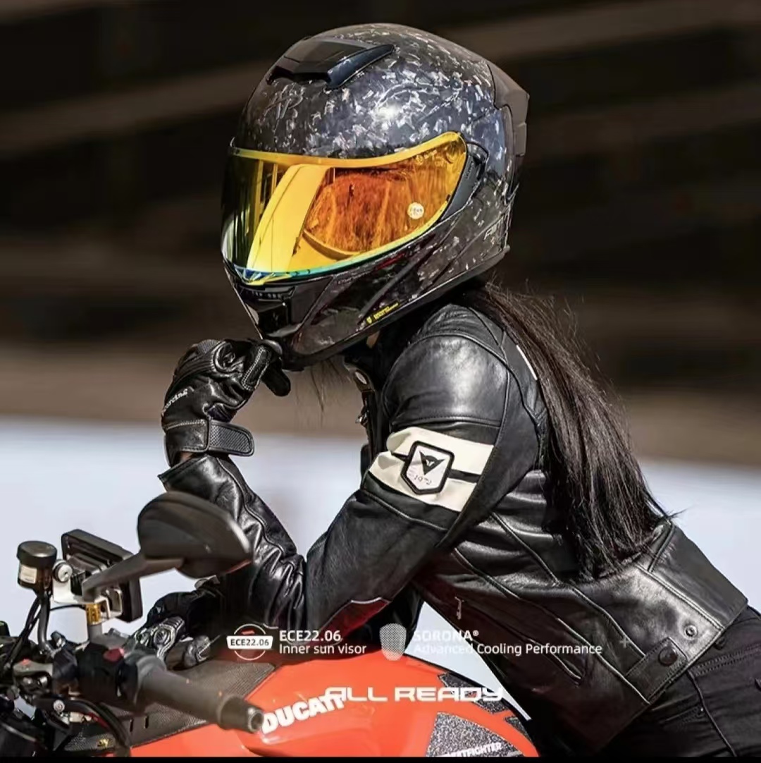 Casque de Moto en Fibre de Car - Carbon Fiber Lightweight Motorcycle Helmet avis et prix